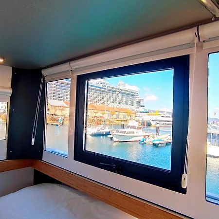 Casa Flotante En El Puerto De Vigo - Different Charter Hotel Eksteriør billede