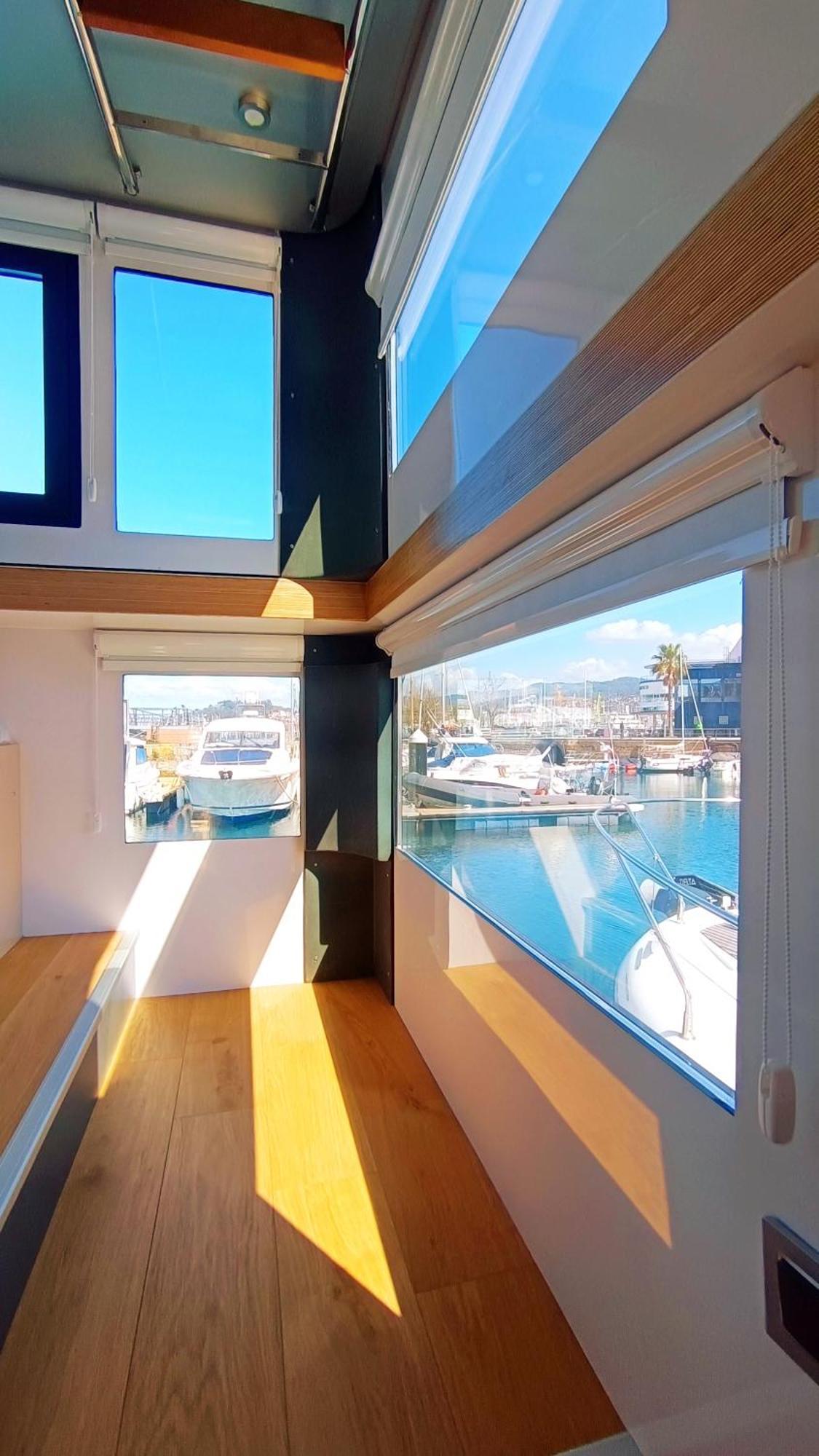 Casa Flotante En El Puerto De Vigo - Different Charter Hotel Eksteriør billede
